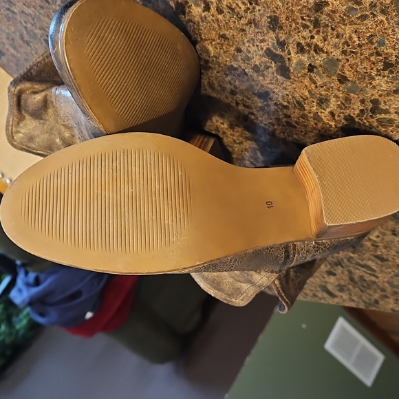 Diba True Rustic Ranch Color: Walnut Grove - Picture 11 of 13